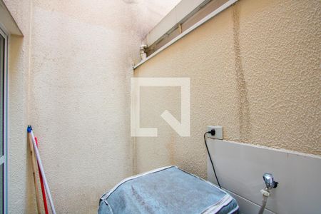 Área de serviço de apartamento para alugar com 2 quartos, 86m² em Vila Vitória, Santo André