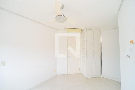 Suíte de apartamento à venda com 3 quartos, 92m² em Vila Jardim, Porto Alegre