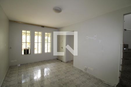 Sala de casa à venda com 3 quartos, 150m² em Jardim Picolo, São Paulo
