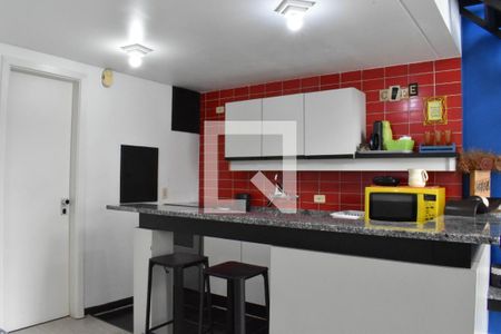 Sala/Cozinha de apartamento para alugar com 1 quarto, 46m² em Centro, Curitiba