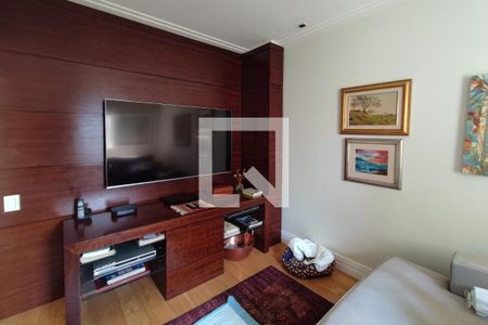 Sala de TV de apartamento à venda com 4 quartos, 370m² em Cambuí, Campinas
