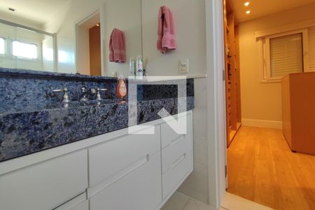 Banheiro Suíte 3 de apartamento à venda com 4 quartos, 370m² em Cambuí, Campinas
