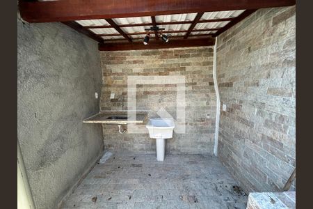 Área de Serviço de casa para alugar com 2 quartos, 70m² em Encantado, Rio de Janeiro