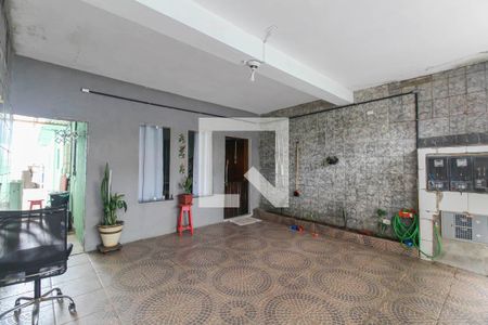 Garagem de casa à venda com 4 quartos, 203m² em Parque dos Bancarios, São Paulo