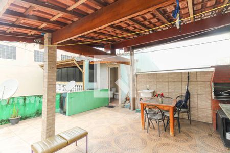 Churrasqueira de casa à venda com 4 quartos, 203m² em Parque dos Bancarios, São Paulo