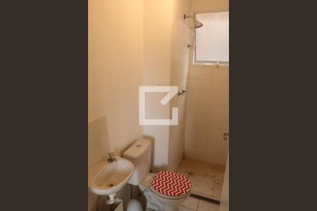 Banheiro de apartamento para alugar com 2 quartos, 60m² em Cerâmica, Nova Iguaçu