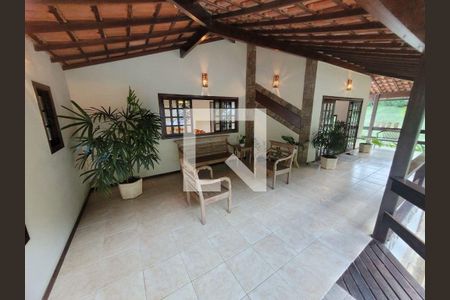 Casa à venda com 5 quartos, 205m² em Serra Grande, Niterói