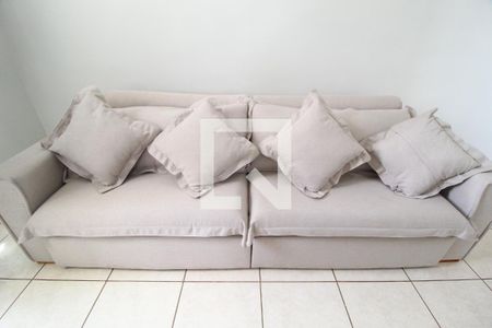 Sala de apartamento para alugar com 2 quartos, 47m² em Presidente Roosevelt, Uberlândia