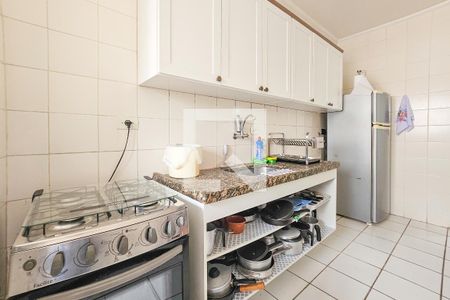 Cozinha de apartamento para alugar com 2 quartos, 80m² em Jardim Las Palmas, Guarujá