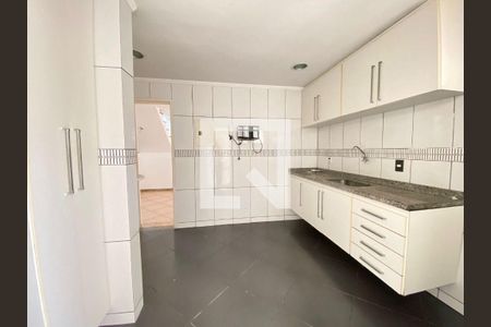 Casa à venda com 3 quartos, 165m² em Piratininga, Niterói
