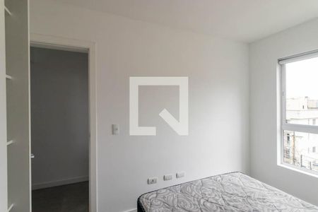Quarto 1 de apartamento para alugar com 1 quarto, 38m² em Vila Izabel, Curitiba
