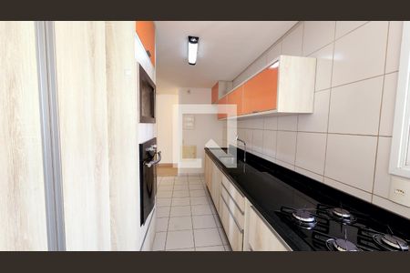 Apartamento à venda com 78m², 2 quartos e 2 vagasCozinha e Área de Serviço