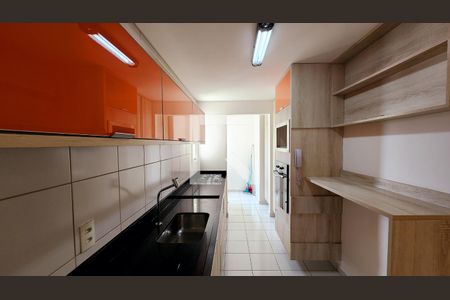 Apartamento à venda com 78m², 2 quartos e 2 vagasCozinha e Área de Serviço