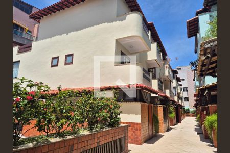 Fachada do bloco de casa de condomínio à venda com 3 quartos, 200m² em Recreio dos Bandeirantes, Rio de Janeiro