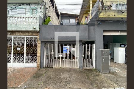 Fachada com plaquinha de casa à venda com 3 quartos, 80m² em Vila Sabrina, São Paulo