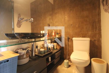 Banheiro de apartamento à venda com 2 quartos, 71m² em Usina Piratininga, São Paulo