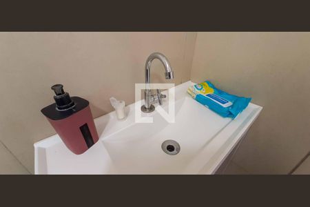 Banheiro de apartamento à venda com 2 quartos, 52m² em Santa Maria, Osasco