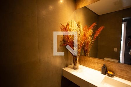 Banheiro de apartamento à venda com 2 quartos, 58m² em Água Branca, São Paulo