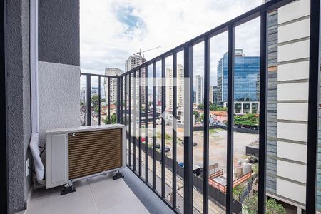Varanda  de kitnet/studio para alugar com 1 quarto, 27m² em Pinheiros, São Paulo