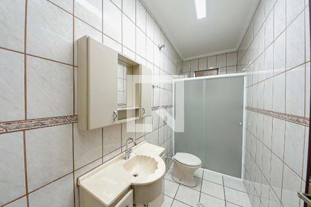 Banheiro de casa à venda com 2 quartos, 115m² em Vila Olinda, São Paulo