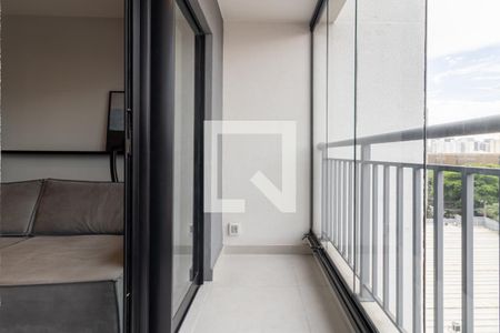 Varanda de kitnet/studio para alugar com 1 quarto, 33m² em Indianópolis, São Paulo