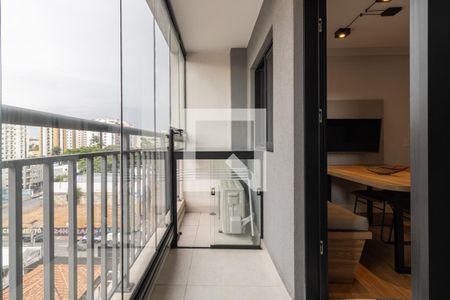 Varanda de kitnet/studio para alugar com 1 quarto, 33m² em Indianópolis, São Paulo