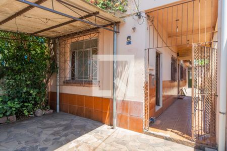 Quintal de casa à venda com 3 quartos, 150m² em São José, Porto Alegre