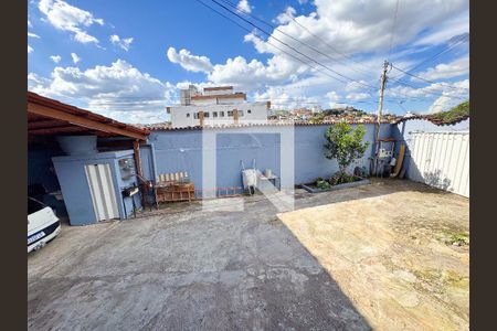 Casa à venda com 4 quartos, 360m² em Santa Helena, Belo Horizonte
