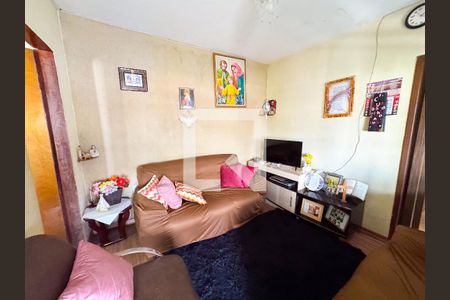 Sala de casa à venda com 4 quartos, 360m² em Santa Helena, Belo Horizonte