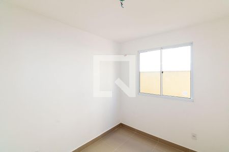 Quarto 1 de apartamento para alugar com 2 quartos, 42m² em Inhoaíba, Rio de Janeiro