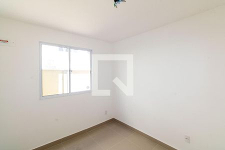 Quarto 2 de apartamento para alugar com 2 quartos, 42m² em Inhoaíba, Rio de Janeiro