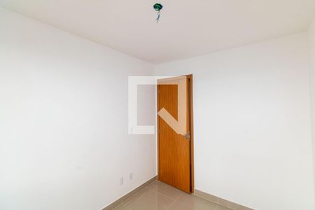 Quarto 1 de apartamento para alugar com 2 quartos, 42m² em Inhoaíba, Rio de Janeiro