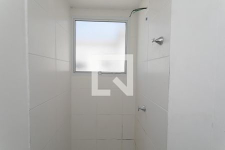Banheiro de apartamento para alugar com 2 quartos, 48m² em Rubem Berta, Porto Alegre