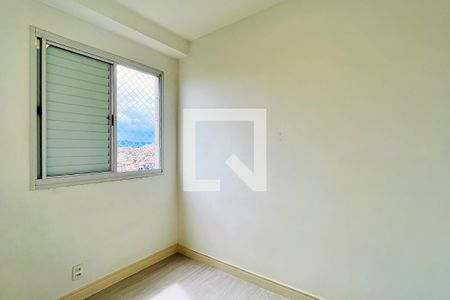Quarto 2 de apartamento para alugar com 2 quartos, 43m² em Jardim Cocaia, Guarulhos