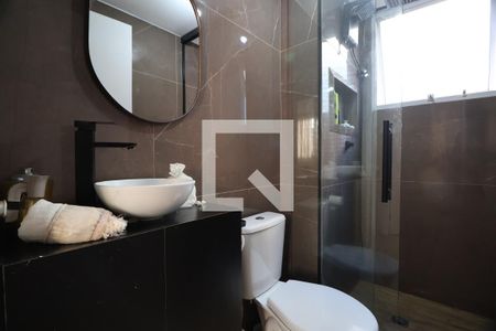 Banheiro de apartamento à venda com 2 quartos, 42m² em Mato Grande, Canoas