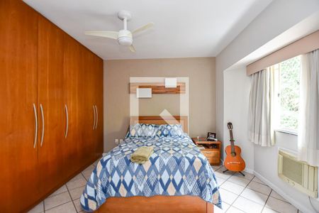 Suíte de casa à venda com 3 quartos, 170m² em Maria Paula, Niterói