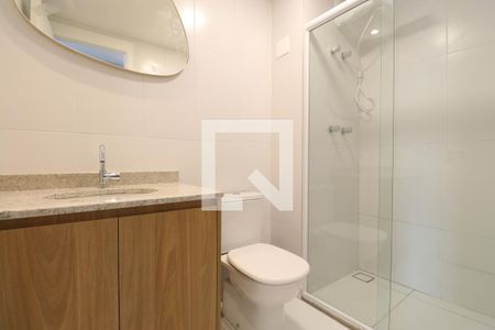 Banheiro de kitnet/studio para alugar com 1 quarto, 30m² em Pompeia, São Paulo