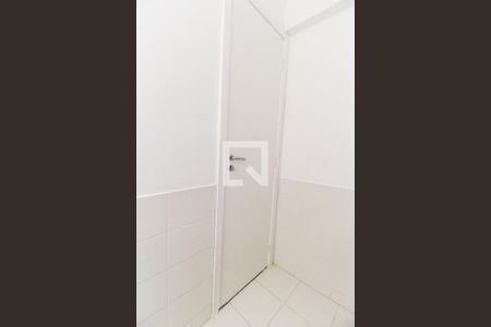 Banheiro da Suíte 2 de apartamento à venda com 2 quartos, 83m² em Jardim Tupanci, Barueri