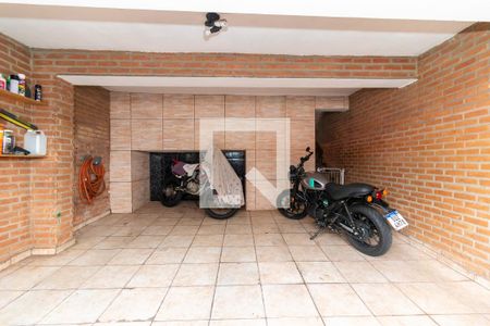 Garagem de casa à venda com 4 quartos, 145m² em Jardim Marabá, São Paulo