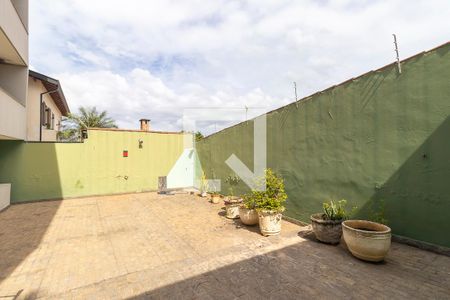 Quintal de casa à venda com 5 quartos, 336m² em Jardim Lumen Christi, Campinas