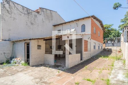 Quintal de casa à venda com 4 quartos, 200m² em São José, Porto Alegre