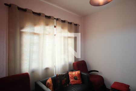 Sala de TV de casa à venda com 4 quartos, 200m² em Vila Mafra, São Paulo