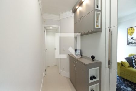 Corredor de apartamento para alugar com 2 quartos, 120m² em  cambuí, Campinas
