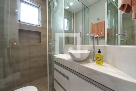 Banheiro da Suíte de apartamento para alugar com 2 quartos, 120m² em  cambuí, Campinas