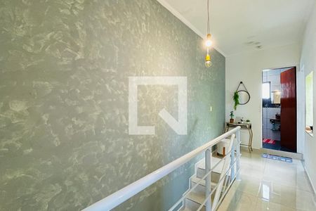 Escada de casa à venda com 3 quartos, 122m² em Vila Camargos, Guarulhos