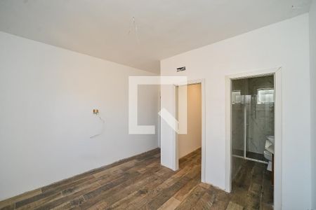 Suíte de casa à venda com 5 quartos, 200m² em Sarandi, Porto Alegre