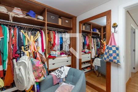 Closet da Suíte 1 de casa de condomínio à venda com 4 quartos, 300m² em Jardim Cordeiro, São Paulo