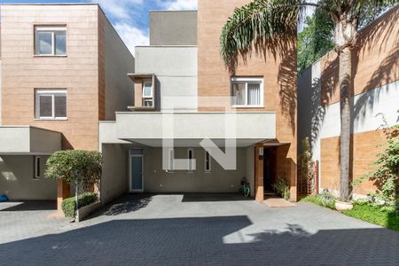 Fachada de casa de condomínio à venda com 4 quartos, 300m² em Jardim Cordeiro, São Paulo