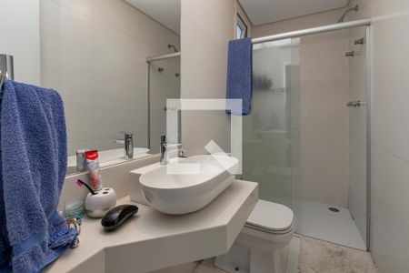 Banheiro da Suíte 2 de casa de condomínio à venda com 4 quartos, 300m² em Jardim Cordeiro, São Paulo