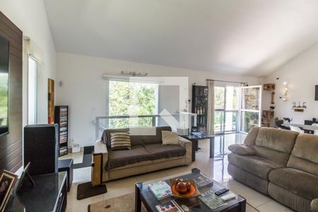 Sala de TV de casa de condomínio à venda com 3 quartos, 350m² em Residencial Tres (alphaville), Santana de Parnaíba